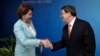 Nancy Pelosi se reúne con canciller cubano