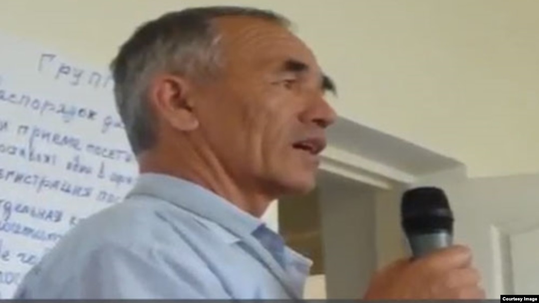 Azimjon Asqarov Jalol-Obodda o'z tashkilotini yuritgan, fuqaro huquqlari qanchalik poymol etilayotgani haqida materiallar to'plagan 