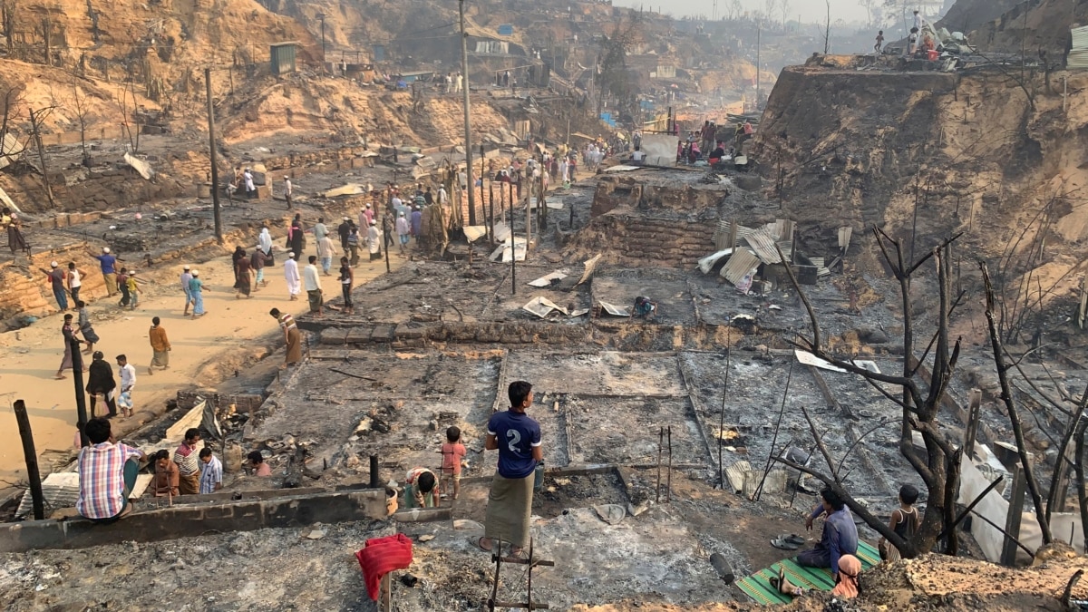 Rohingya Camp Fire Leaves 15 Dead, 400 Missing