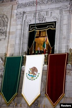 El presidente de México, Andrés Manuel López Obrador, habla durante la ceremonia para conmemorar la Independencia de México, en el Palacio Nacional de la Ciudad de México, México, 15 de septiembre de 2022. REUTERS/Raquel Cunha