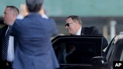 U.S. Secretary of State Mike Pompeo arrives to have dinner with North Korean official Kim Yong Chol, May 30, 2018, in New York.