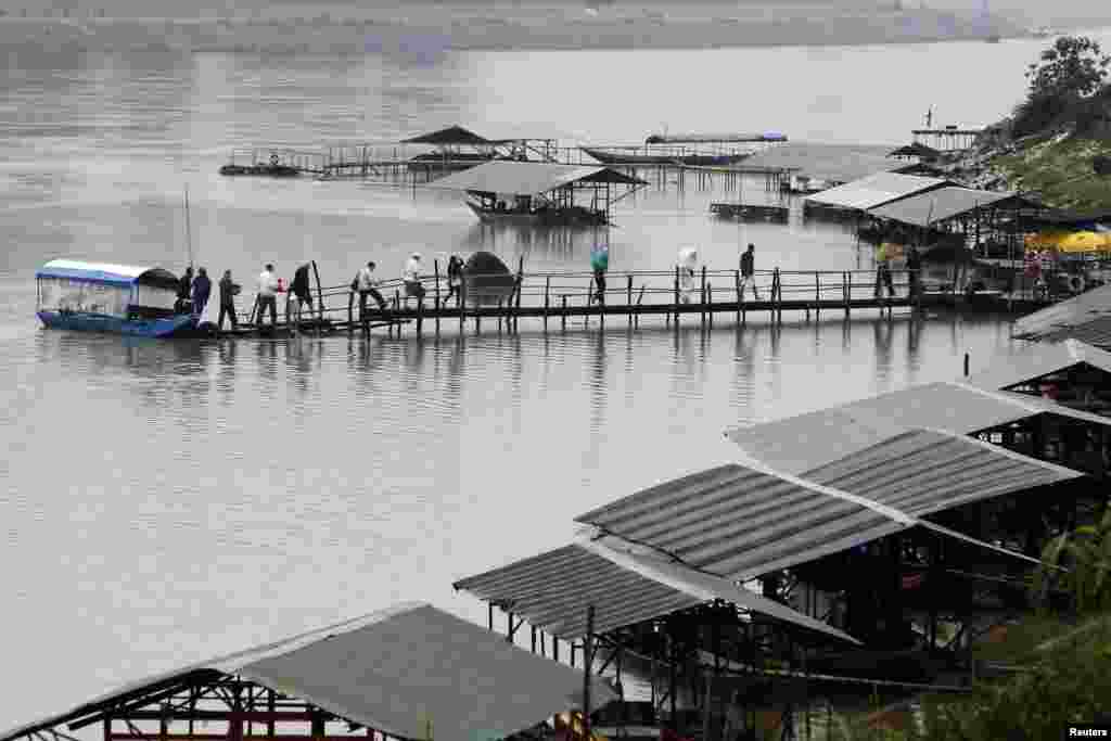 بنکاک کا شمار دنیا کے اُن شہروں میں ہوتا ہے جو سیاحوں میں سب سے زیادہ مقبول ہیں۔