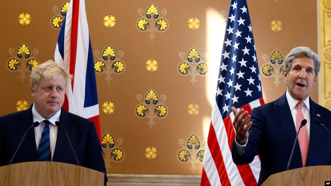 Menteri Luar Negeri AS John Kerry dan Menteri Luar Negeri Inggris Boris Johnson dalam konferensi pers gabungan di London (19/7). 