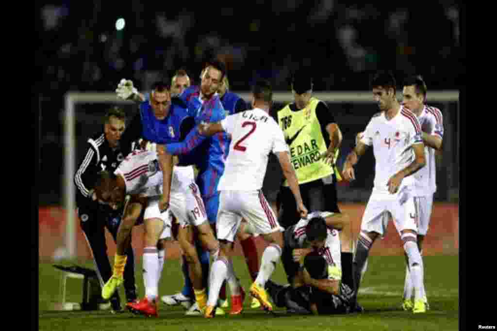 Ekipe Albanije i Srbije - koje nisu tražile da budu razdvojene tokom kvalifikacionog procesa, niti su putovale sa svojim navijačima - izneće svoje viđenje incidenta u roku sedam dana, odnosno 23.oktobra. 