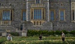 Kastil Windsor dibuka untuk umum pertama kali dalam beberapa dekade, menyusul merebaknya penyakit virus Corona, Windsor, Inggris, 5 Agustus 2020. (Foto: REUTERS/Toby Melville)