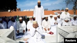 Shi'ite Muslim pilgrims from India pray at a shrine, located on the grounds of Barzilai Medical Center in the coastal town of Ashkelon, Israel, Feb. 8, 2015. 