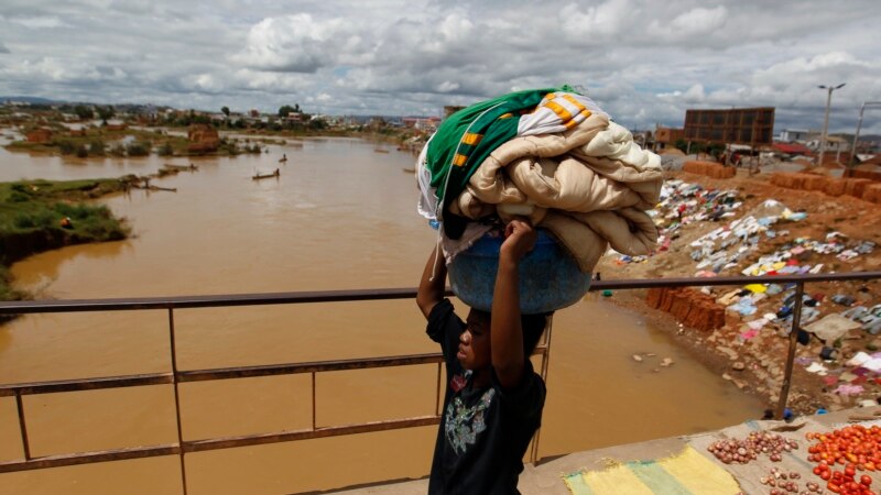 Neuf morts dans une collision de bateaux sur un fleuve malgache
