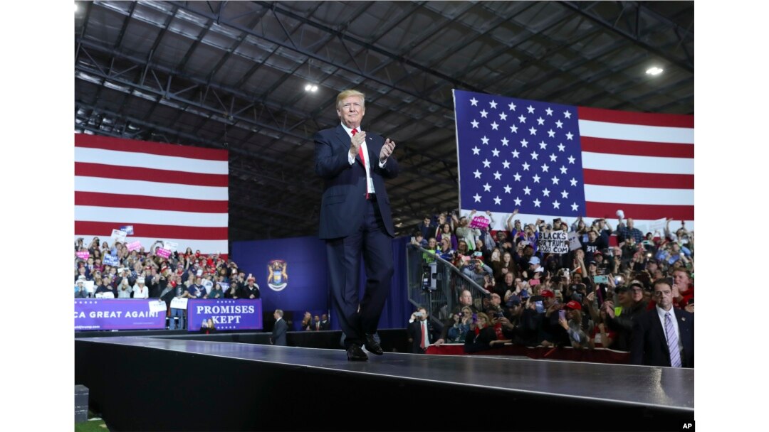 Predsednik Donald Tramp na političkom mitingu u Mičigenu 28. aprila 2018.