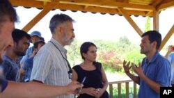 عەبدوڵڵا باس لە کارەساتی خێزانەکەی بۆ میدیاکان دەکات