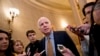 Thượng nghị sĩ McCain bênh vực việc phổ biến phúc trình về CIA 