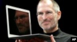 পৃথিবী বদলে দিয়েছেন স্টিভ জবস