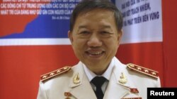 Show thứ ba?