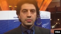 Emin Hüseynov, RATİ-nin icraçı direktoru 2015-ci ildən məcburi mühacirətdədir.