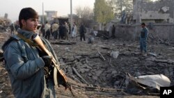 지난해 12월 아프가니스탄 카불 동부 낭가하르의 차량 폭탄 테러 현장. (자료사진)