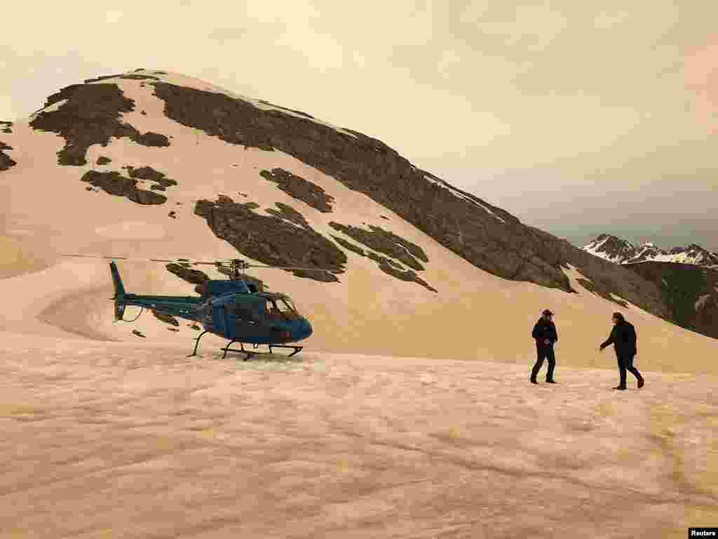 "Caramelized" snow caused by dust from Australian bushfires is seen near Franz Josef glacier in the Westland Tai Poutini National Park, New Zealand, Jan.1, 2020 in this picture obtained from social media.