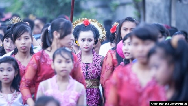 Acara Perkawinan Anak di Indonesia (foto: ilustrasi). Batas usia perkawinan bagi perempuan dinilai terlalu rendah, yakni 16 tahun.