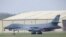 2026년 3월 영국 글로스터셔주 페어포드에 위치한 미 공군(USAF) 주둔지 페어포드 기지에서, 미국·이스라엘과 이란 간의 갈등 속에 미 공군 B-1 폭격기 한 대가 이륙하고 있는 모습 (자료사진)