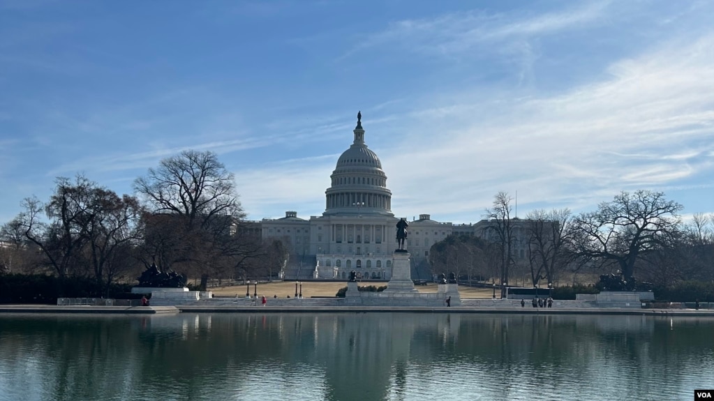 资料照片：国会大厦及倒映池（2026年3月10日)
