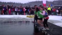 NO COMMENT: Ալյասկայում հազարավոր մարդիկ ցատկել են սառցապատ ջուրը՝ Ալյասկիայի հատուկ Օլիմպիական խաղերի համար դրամահավաքի շրջանակներում