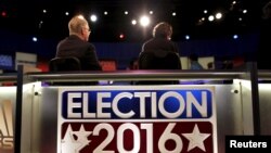 Debat kandidat presiden dari Partai Republik di North Charleston Coliseum di North Charleston, South Carolina, 13 Januari 2016. 