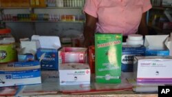 Malaria drugs are seen on display in a privatley owned pharmacy in Blantyre, Malawi (L. Masina/VOA). Seventy percent of malaria drugs are disappearing from medical facilities around the country, a study found.