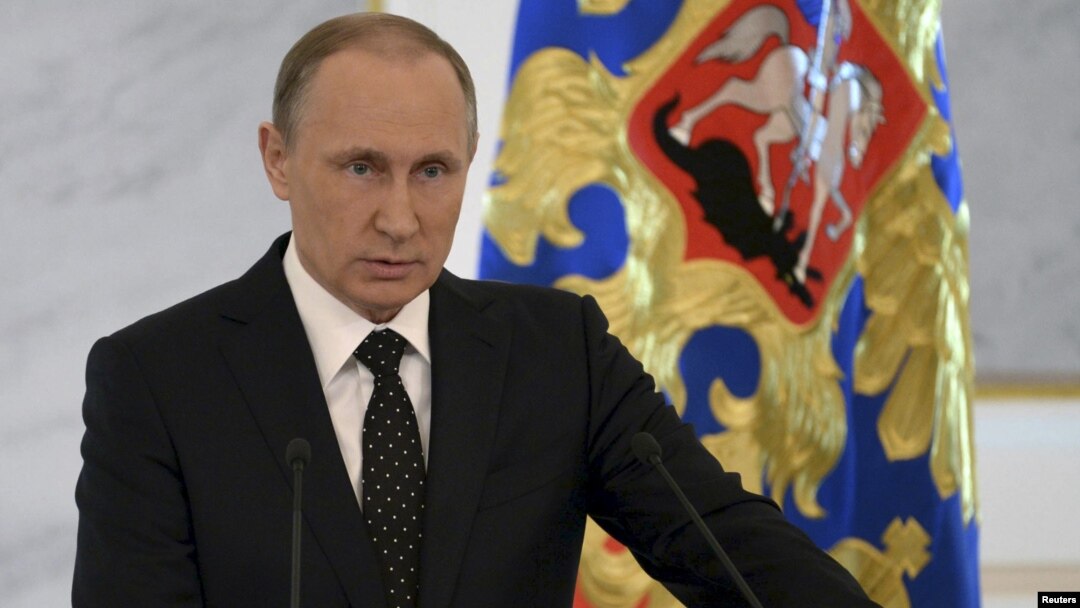 Presiden Rusia Vladimir Putin memberikan pidato dalam sebuah pertemuan antar lembaga pemerintah di Moskow (foto: dok).