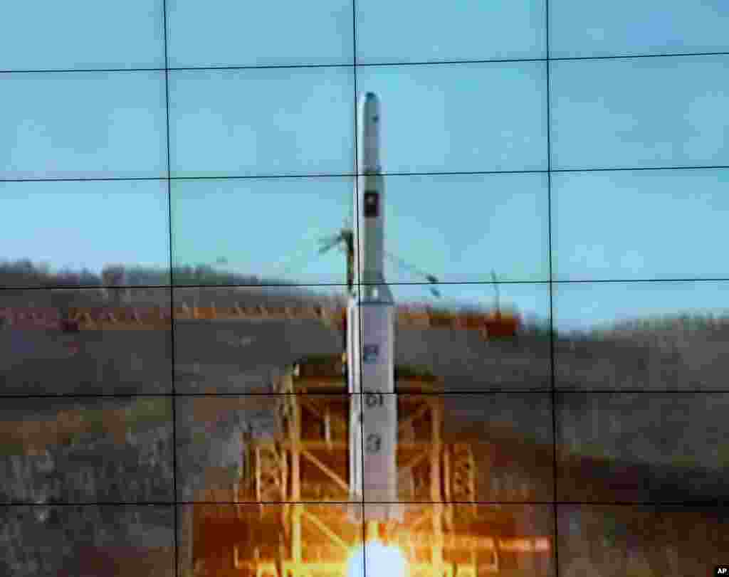 Unha-3 rocket lifts off from a launch site on the west coast, in the village of Tongchang-ri, about 56 kilometers (35 miles) from the Chinese border city of Dandong, North Korea, Dec. 12, 2012.