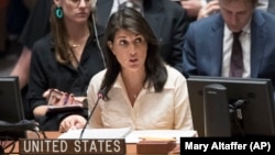 Duta Besar Amerika untuk PBB, Nikki Haley berbicara pada pertemuan DK PBB di New York, Selasa (15/5).