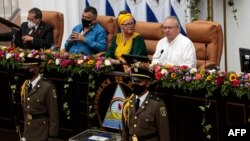 El presidente de la Asamblea Nacional de Nicaragua, Gustavo Porras, habla durante una sesión parlamentaria en Managua el 9 de enero de 2022.