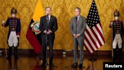 19일 에콰도르를 방문한 토니 블링컨 미국 국무장관(가운데 왼쪽)과 기예르모 라소 에콰도르 대통령.