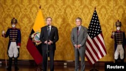 Menteri Luar Negeri AS Antony Blinken dan Presiden Ekuador Guillermo Lasso berbicara kepada media, di Quito, Ekuador 19 Oktober 2021. (Foto: REUTERS/Santiago Arcos)