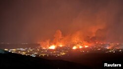 30일 미국 콜로라도주 덴버 인근 건물들이 산불에 소실되고 있다. 