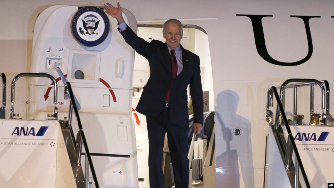 Wapres AS Joe Biden tiba di bandara Tokyo, Jepang Senin (2/12) untuk memulai lawatan ke tiga negara Asia.