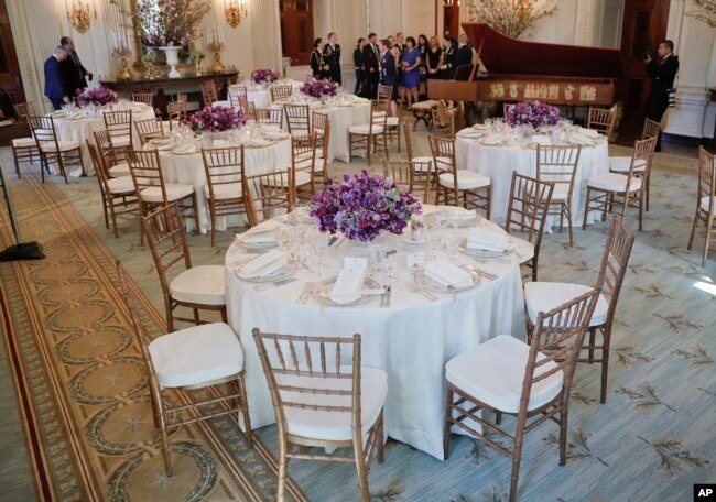Las mesas listas en el Salón de Estado de la Casa Blanca para el almuerzo que ofreció Melania Trump por el Día Internacional de la Mujer. Marzo 8 de 2017.