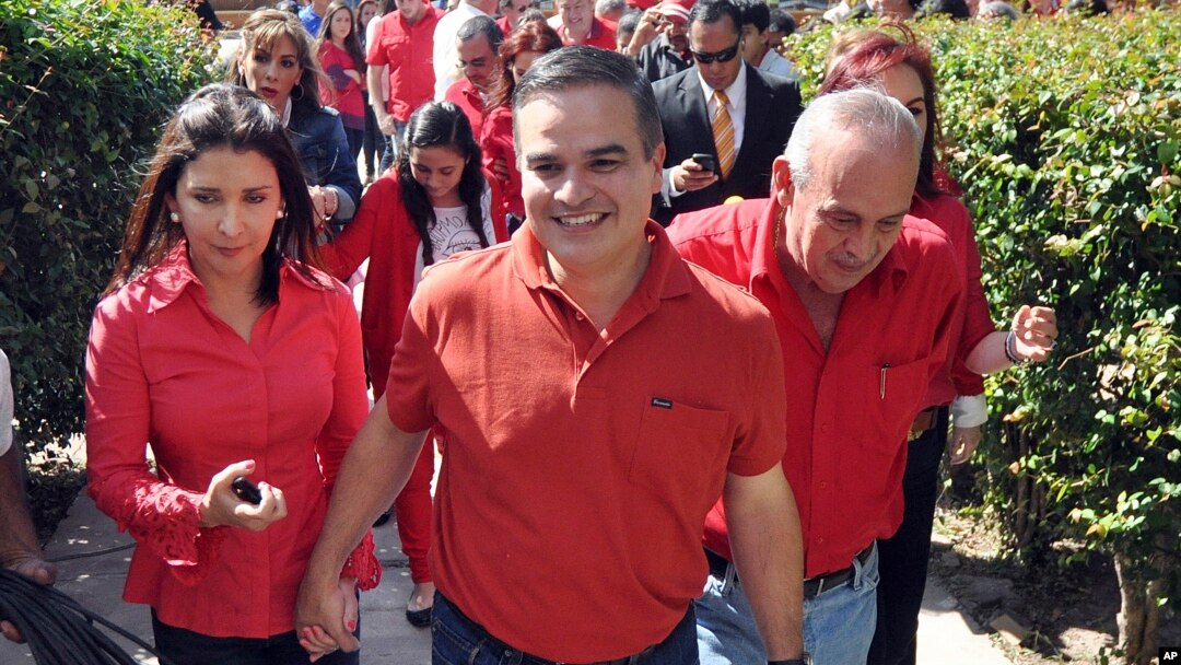 Desde el sábado 14 de noviembre, el perfil de Rosenthal Coello cambió a "liberado" en el sistema oficial de la Oficina Federal de Prisiones de Estados Unidos, pero salió libre el viernes 11 de diciembre.