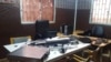 Instalações destruídas da Rádio Capital FM, Guiné-Bissau (Foto de Arquivo)