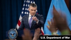 美国战争部长皮特·海格塞斯与美军参谋长联席会议主席丹·凯恩将军在五角大楼就“史诗狂怒行动”举行新闻简报会。(2026年3月31日)