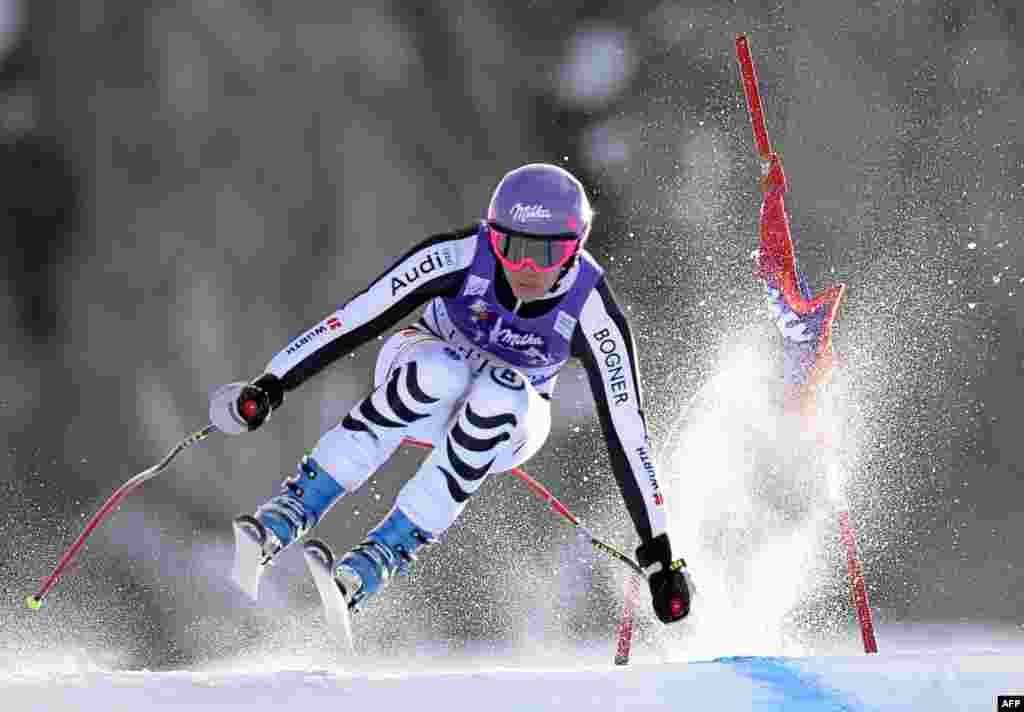 German&#39;s Maria Hoefl-Riesch practices during the first training session for the FIS Alpine World Cup Women&#39;s Downhill in Val d&#39;Isere, French Alps.