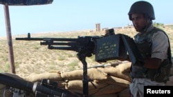 Un membre de l'armée égyptienne dans le nord du Sinaï, le 8 juillet 2015.