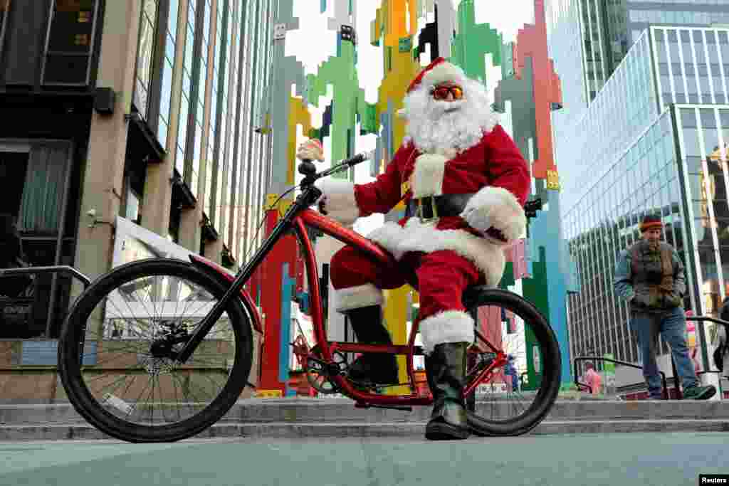 SantaCon စင်တာဘိုးဘိုး ပျော်ပွဲရွှင်ပွဲ (New York မြို့ Manhattan ရပ်ကွက်၊ ဒီဇင်ဘာ ၈ ၂၀၁၈)