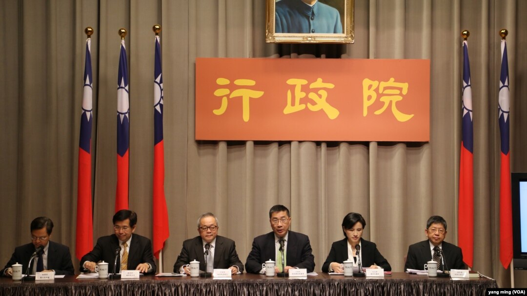 行政院记者会现场(美国之音杨明拍摄)