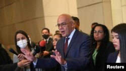 Jorge Rodríguez, presidente del Parlamento de Venezuela y jefe de la delegación oficialista, habla con los medios luego una ronda de conversación con la oposición en la Ciudad de México. Septiembre 6, 2021.