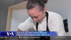 Elda Zite, gruaja që mes vështirësive prodhon mobilie dhe tapiceri