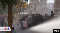 Piştgirên HDP'ê ku operasyna Tirkîyê ya ser Sûrîyê protesto dikin, dibin armanca tundîya polîsan