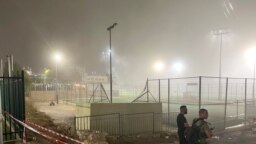 Atılan roketlerden biri bir futbol sahasına isabet etti.