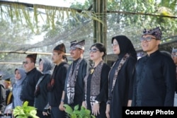 Menteri Pariwisata Arif Yahya didampingi Bupati Banyuwangi, Abdullah Azwar Anas, membuka Festival Gandrung Sewu di Banyuwangi, Jawa Timur, 20 Oktober 2018. (Foto courtesy: Radio Blambangan FM Banyuwangi).