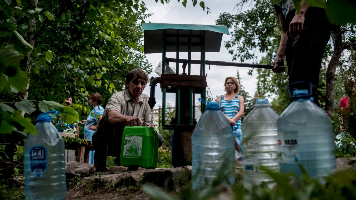 Children At Risk Of Disease In Eastern Ukraine As Fighting Threatens ...