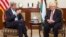 Amerika Davlat kotibi Jon Kerri, Falastin ma'muriyati rahbari Mahmud Abbos