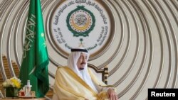 Le roi d'Arabie Saoudite Salman Ben Abdelaziz Al-Saoud à Dhahran, le 15 avril 2018 (Courtesy of Saudi Royal Court/Handout via Reuters)