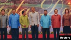 Predsednik Obama sa visokim liderima na sastanku zemalja ASEAN-a